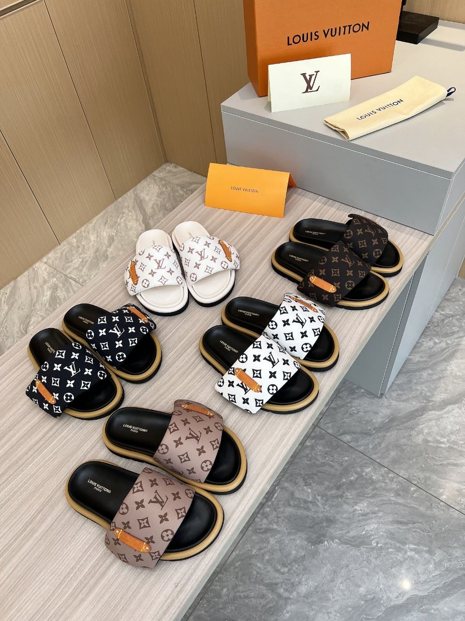 Louis Vuitton Slippers